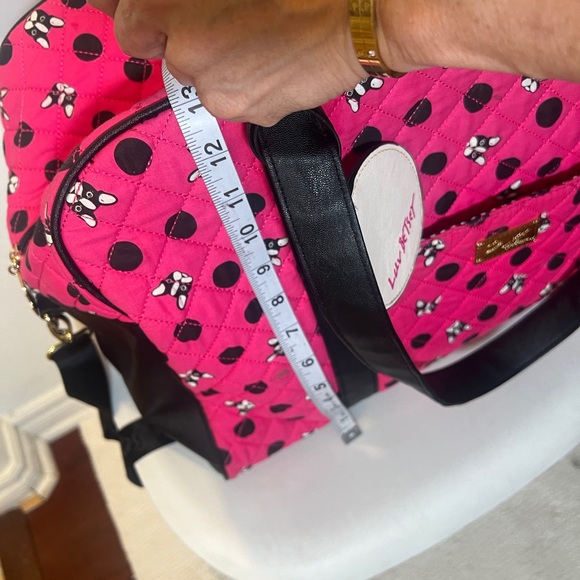 Large Betsy Johnson duffel bag- great condition inside & out. Rare find! Cuuute! - Picture 14 of 17